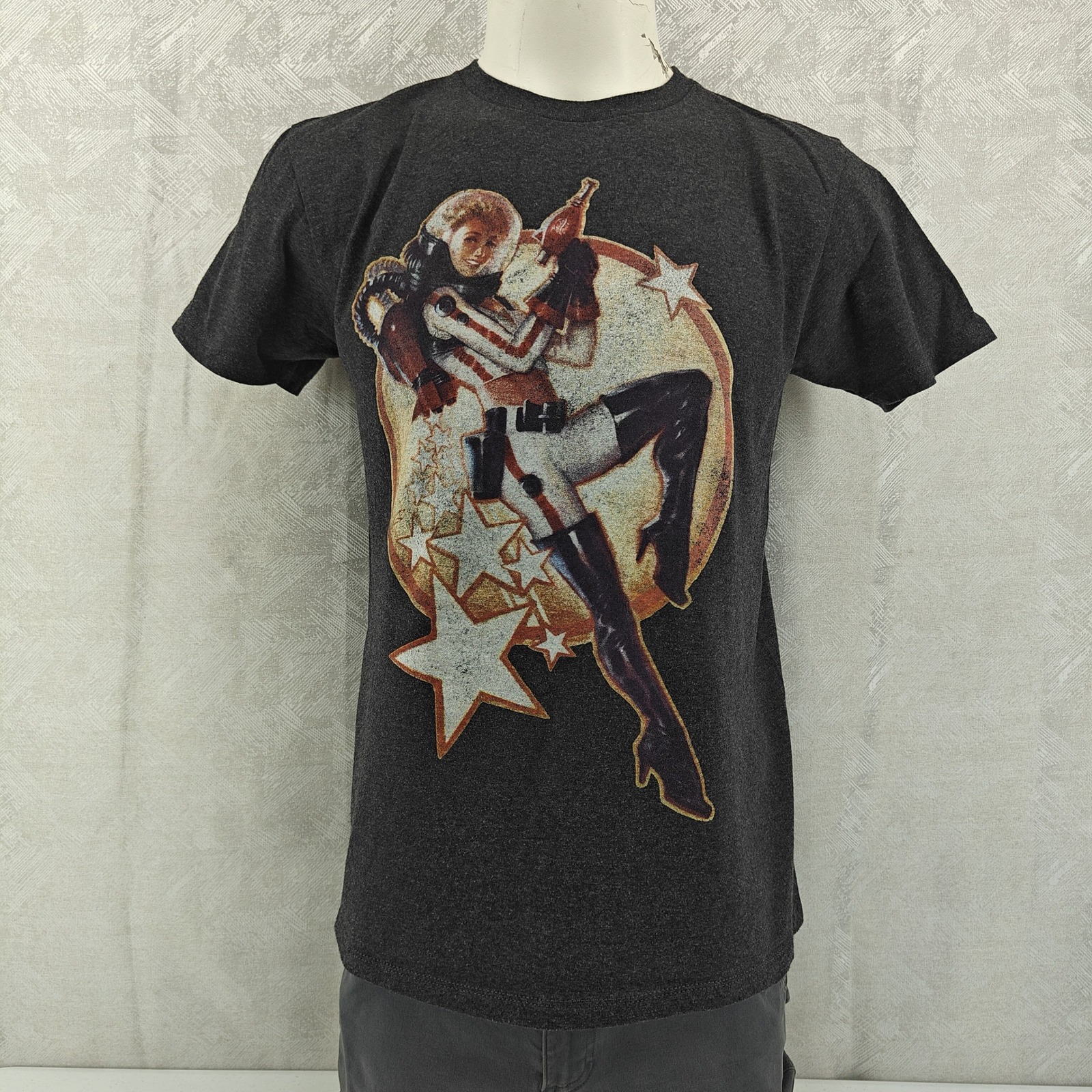 Bethesda Fallout T Shirt Mens Medium Grey Nuka-Cola Girl Graphic Gaming Tee